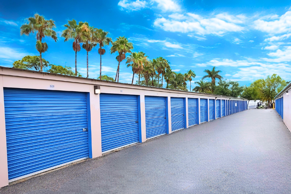 Self storage in Florida with drive-up vehicle storage